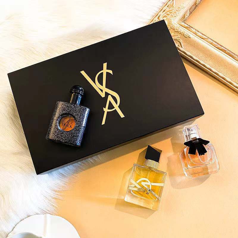 Perfume For Women Gift Set-36bd00c55175b0da33d069bd3c88fe29