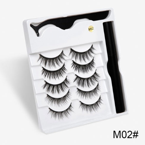 A Pair Of False Eyelashes With Magnets In Fashion-94d4cec69a54121592fbc01eaff06129