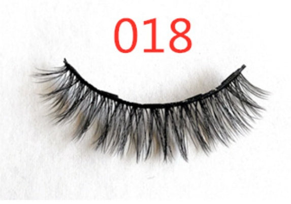 A Pair Of False Eyelashes With Magnets In Fashion-e4dd3ae833f1087d3ed930ee6382f3de