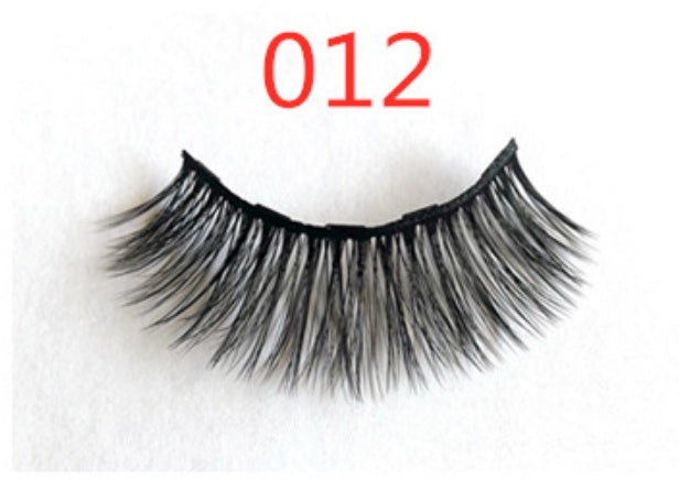 A Pair Of False Eyelashes With Magnets In Fashion-9681dcc81cc3db830f9bd48715d15fde
