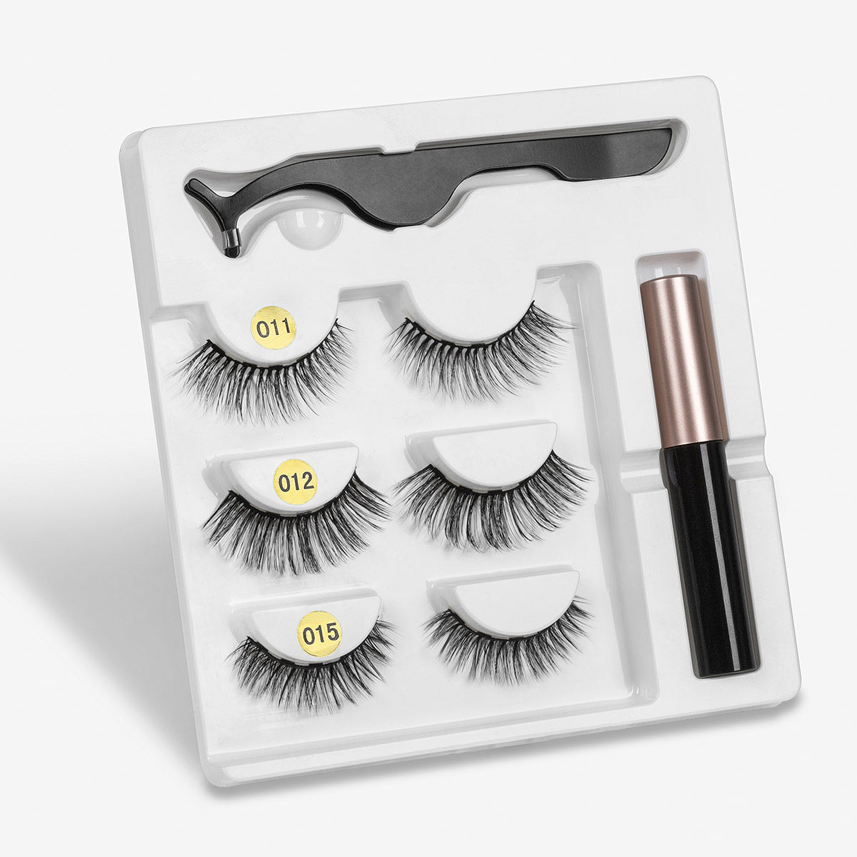 A Pair Of False Eyelashes With Magnets In Fashion-cf780c9c4a987fab39e60381d9735d94