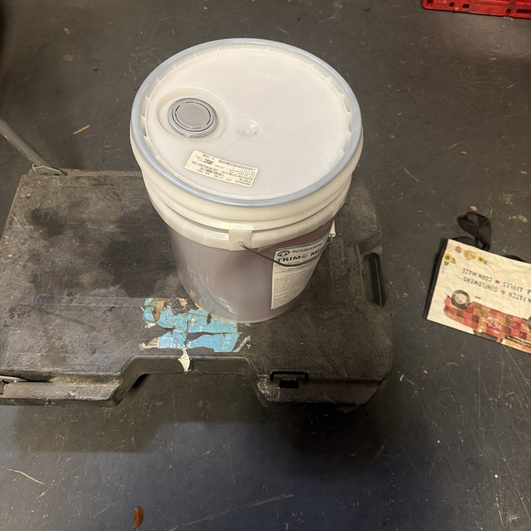 TRIM MicroSol 585XT Cutting Fluid 5 Gallon Semi Synthetic CNC Coolant. Sealed-TRIM MicroSol 585XT Cutting Fluid 5 Gallon Semi Synthetic CNC Coolant. Sealed