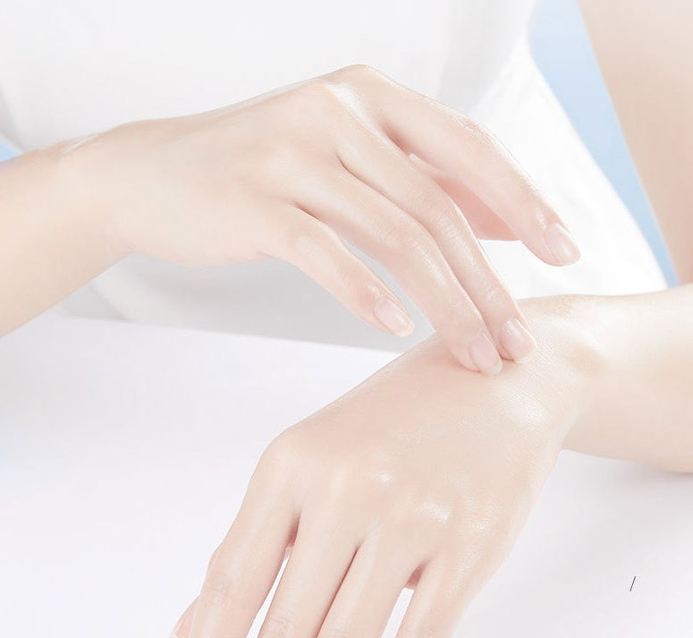 Moisturizing And Hydrating Hand Care Skin Care-c9dbc533c50c1f529836840ce609fe8a