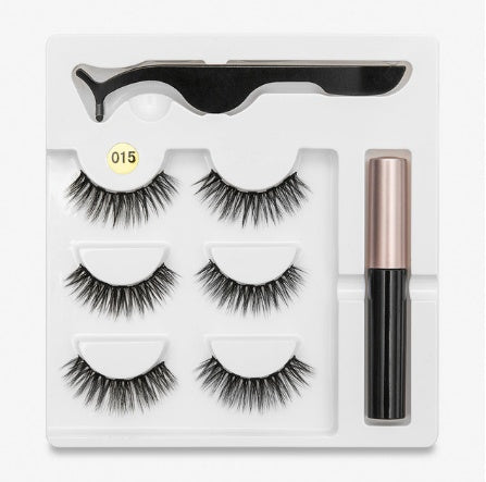 A Pair Of False Eyelashes With Magnets In Fashion-38cc9281021099a0abef8ec85c61e7d1