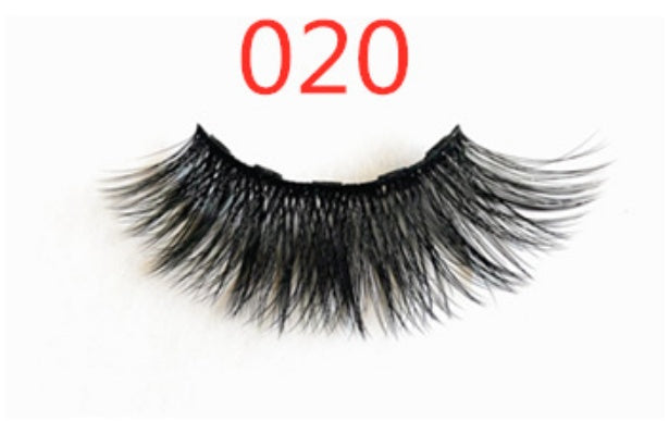 A Pair Of False Eyelashes With Magnets In Fashion-92744151ef65f962cc0d69781e1975a4