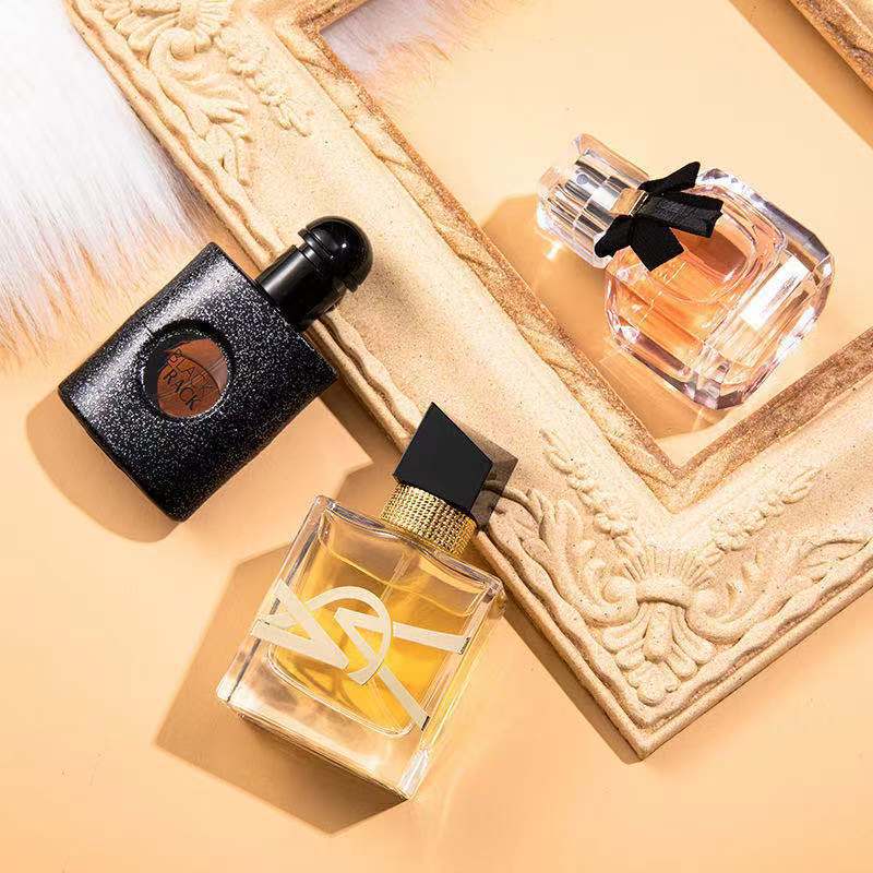 Perfume For Women Gift Set-8d769f3a5ce45213d06f67b2566587f9