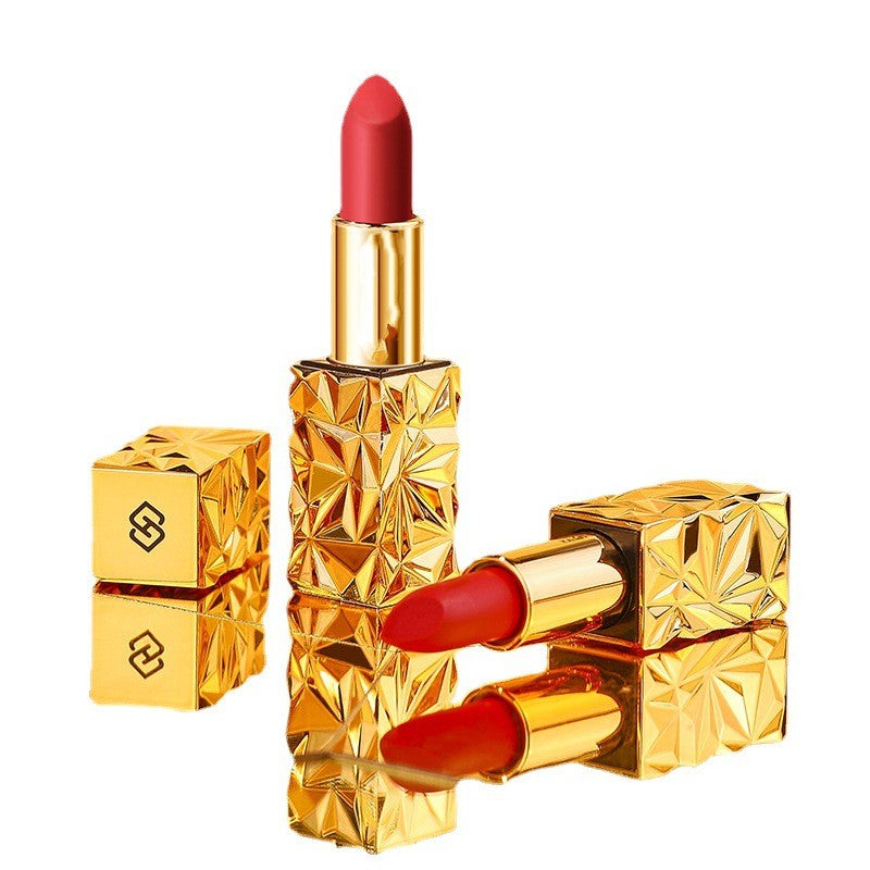 Matte and hard to remove makeup lipstick-e9b2af5a6bb1423d0c2552d06e56644b