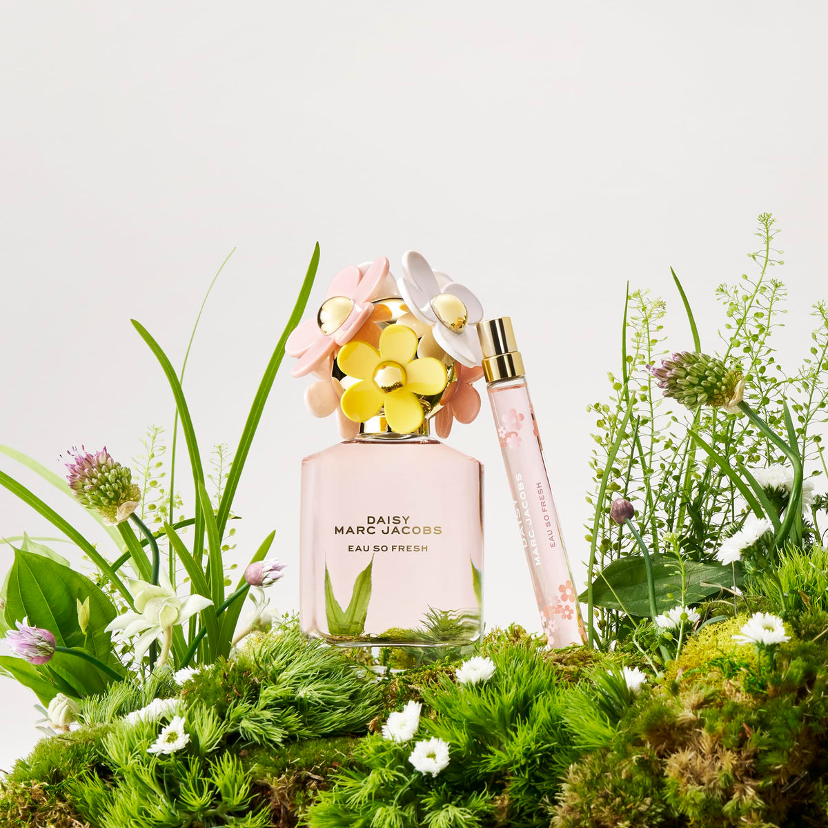 Marc Jacobs Daisy Eau So Fresh Eau de Toilette – Fresh Floral Women's Perfume – With Notes of Raspberry, Wild Rose, Grapefruit & Soft Musks-Marc Jacobs Daisy Eau So Fresh Eau de Toilette – Fresh Floral Women's Perfume – With Notes of Raspberry, Wild Rose, Grapefruit & Soft Musks