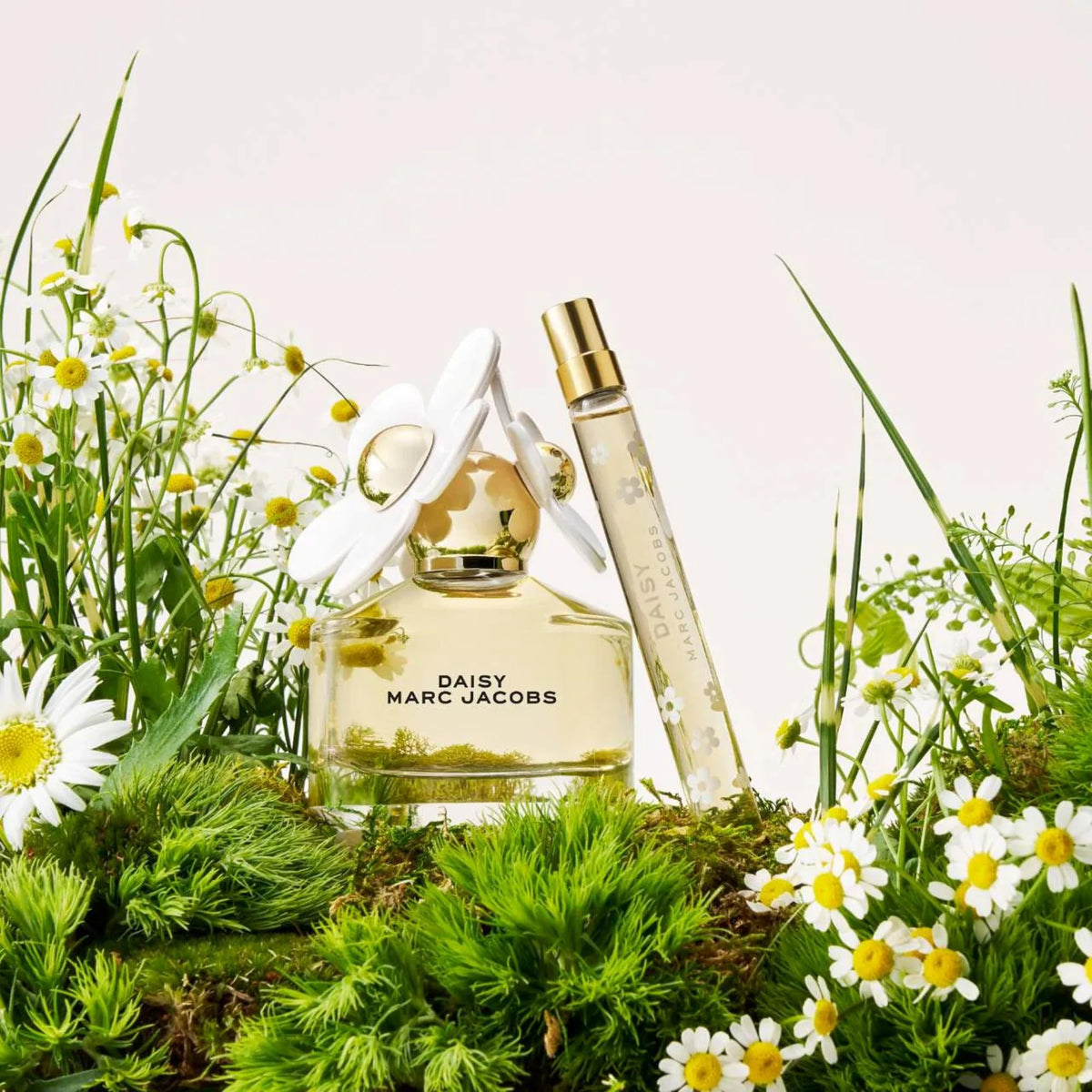 Marc Jacobs Daisy Eau de Toilette – Radiant Floral Women's Perfume – With Notes of Wild Berries-Marc Jacobs Daisy Eau de Toilette – Radiant Floral Women's Perfume – With Notes of Wild Berries