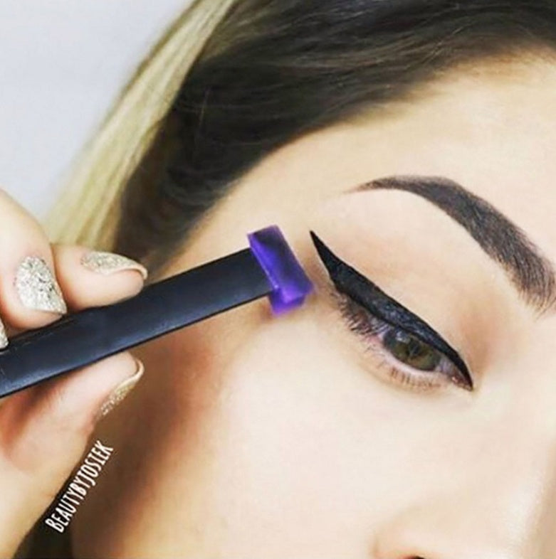 Double head seal Eyeliner suit 3 and 1 beautiful makeup tools.-5df288c18584f72d14b3801a70349428