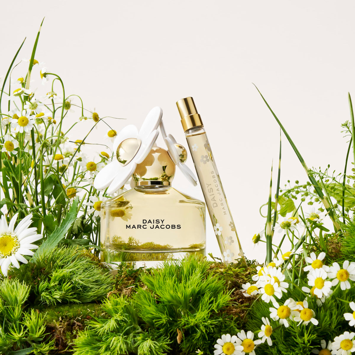 Marc Jacobs Daisy Eau de Toilette – Radiant Floral Women's Perfume – With Notes of Wild Berries-Marc Jacobs Daisy Eau de Toilette – Radiant Floral Women's Perfume – With Notes of Wild Berries
