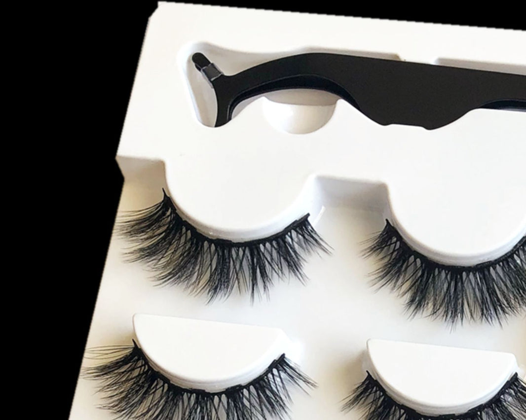 A Pair Of False Eyelashes With Magnets In Fashion-e11020702659e77f7ef9ec9cb475f0fd