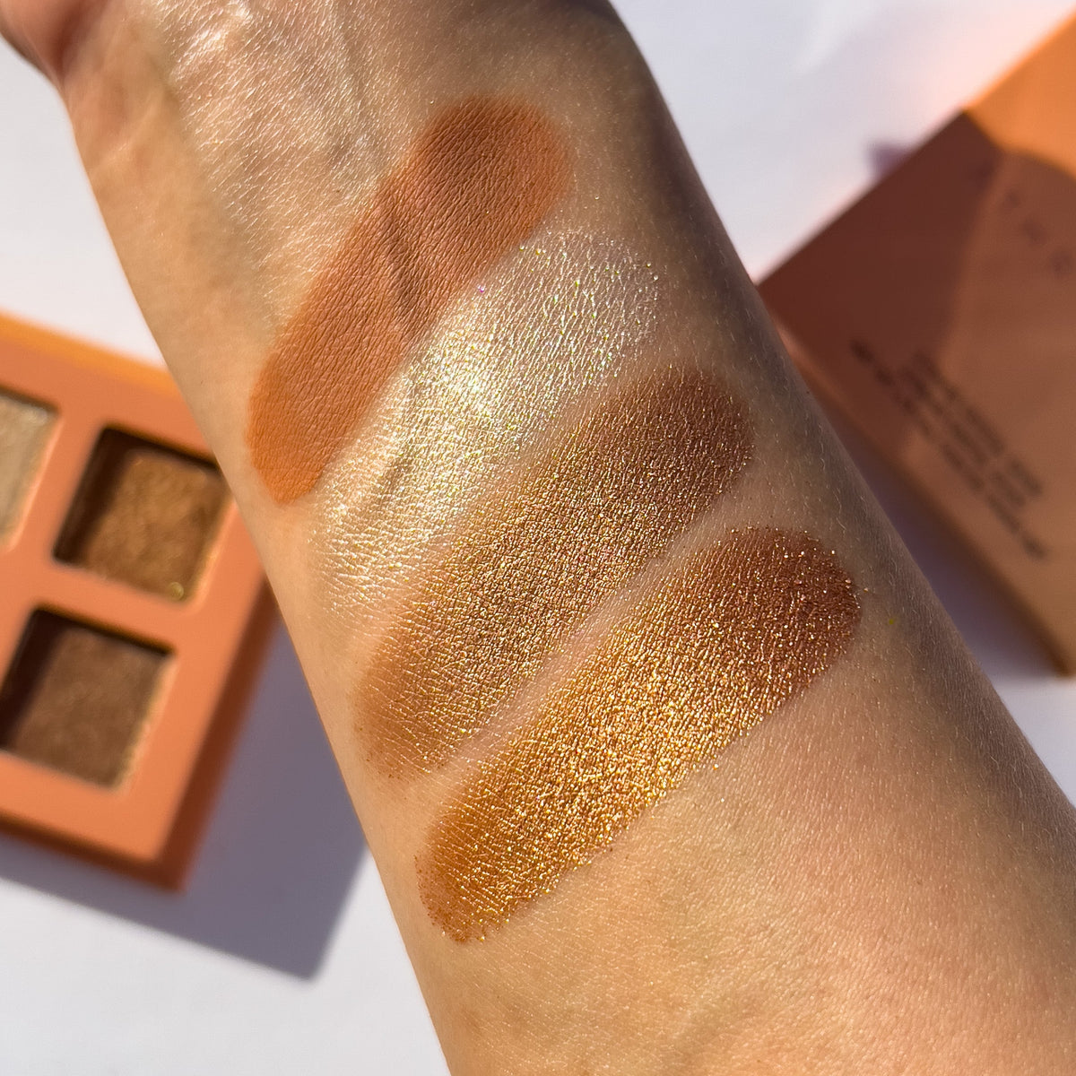 Citrine Crystal Eyeshadow Quad-Citrine Crystal Eyeshadow Quad