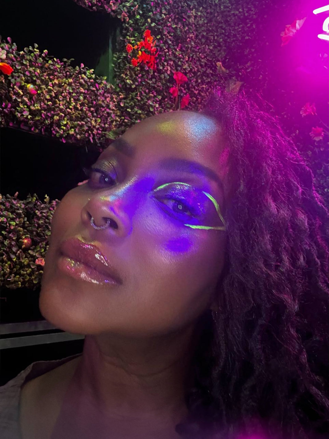 Ashunta Sheriff Beauty UV Glow Vegan Liner Pen-Ashunta Sheriff Beauty UV Glow Vegan Liner Pen