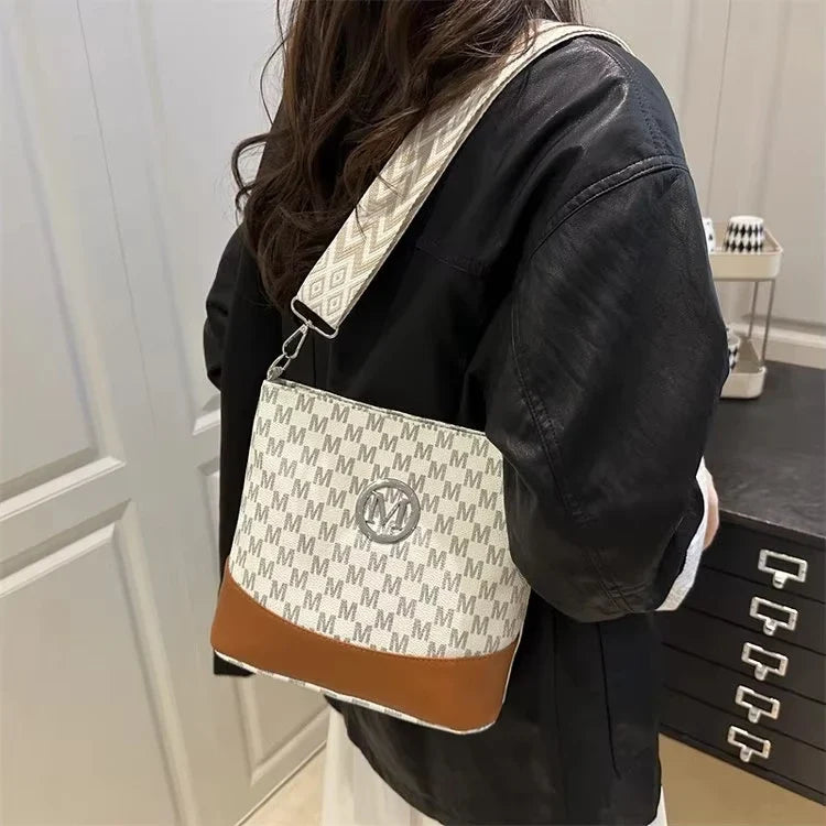 Women's Crossbody Bag With M Badge Multi Pocket Design Adjustable Shoulder Strap-Women's Crossbody Bag With M Badge Multi Pocket Design Adjustable Shoulder Strap