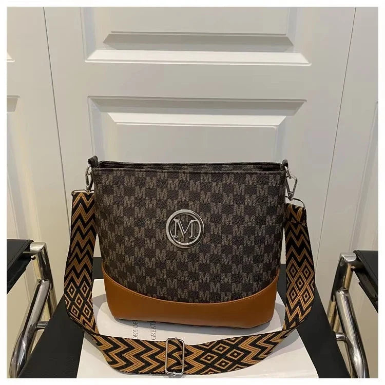 Women's Crossbody Bag With M Badge Multi Pocket Design Adjustable Shoulder Strap-Women's Crossbody Bag With M Badge Multi Pocket Design Adjustable Shoulder Strap