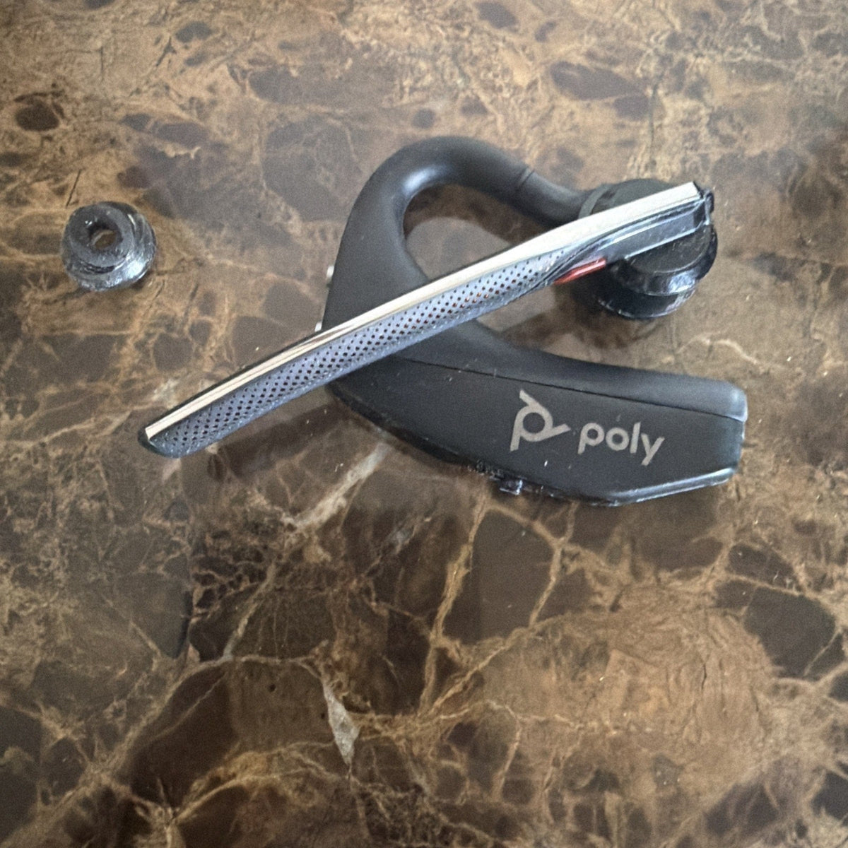 Poly Voyager 5200 UC Bluetooth Headset POTE16 NEAR MINT CONDITION-Poly Voyager 5200 UC Bluetooth Headset POTE16 NEAR MINT CONDITION