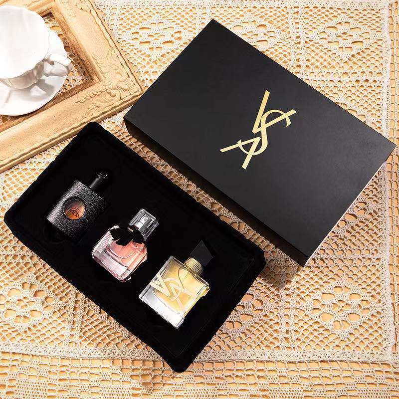 Perfume For Women Gift Set-56cfc4686b83125fa4ce40bf514509d0