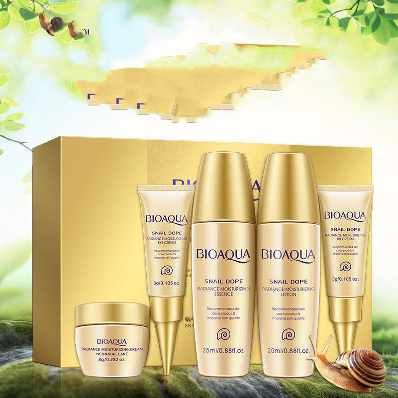 Snail Makeup Skincare Set Travel Size Sample-4680bb97235711b457599805699bf9ee