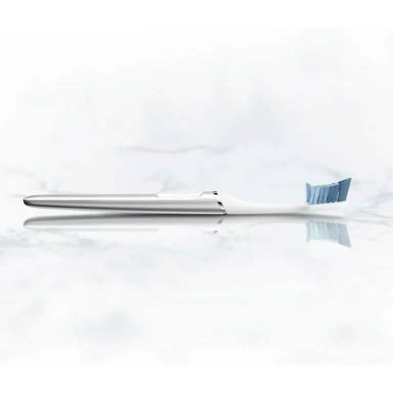 Oral-B Clic Deluxe Starter Kit, Manual Toothbrush with 3 Brush Heads & Magnetic Brush Mount-Oral-B Clic Deluxe Starter Kit, Manual Toothbrush with 3 Brush Heads & Magnetic Brush Mount